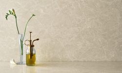 5130_Cosmopolitan_White_CU_landscape_2 -LR