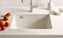 5131_Calacatta_Nuvo_Under_frontal -LR